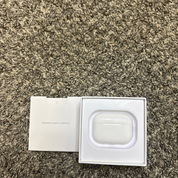 Apple White AirPods Pro - Picture 3 of 5